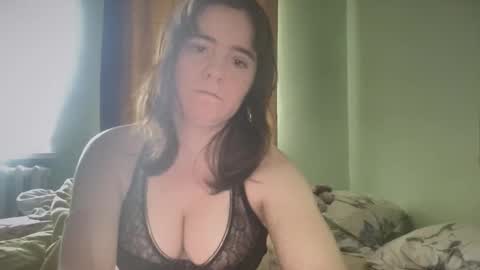 Snapshot of xlunasexyx chatting on 10-18-25, 07:20 Luna online show from 10-18-25, 07:20