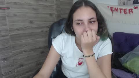 lunna online show from 12-19-24, 03:08