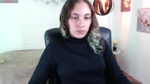 lunna online show from 01-06-25, 01:41