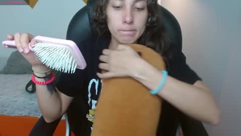 lunna online show from 01-11-25, 08:54