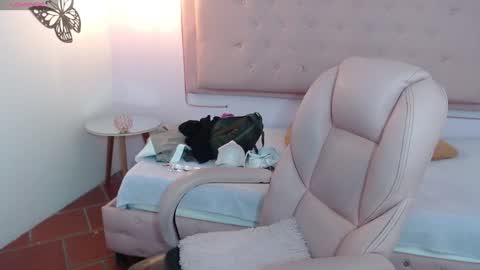 lunna online show from 01-25-25, 12:06