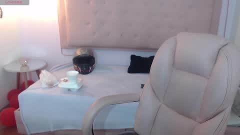 lunna online show from 03-01-25, 07:48