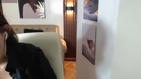 lunna online show from 10-25-25, 07:41