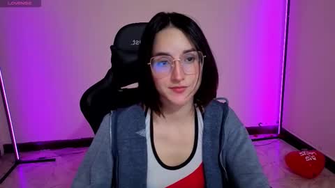 Snapshot of xmialozanoxx chatting on 09-30-25, 08:19 MiaLozano online show from 09-30-25, 08:19