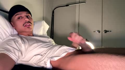 Snapshot of xmomentumx chatting on 12-06-24, 05:11 xmomentumx online show from 12-06-24, 05:11