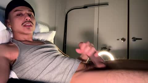 Snapshot of xmomentumx chatting on 01-26-25, 04:30 xmomentumx online show from 01-26-25, 04:30