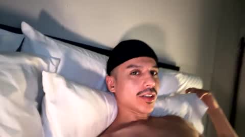 Snapshot of xmomentumx chatting on 02-02-25, 08:19 xmomentumx online show from 02-02-25, 08:19