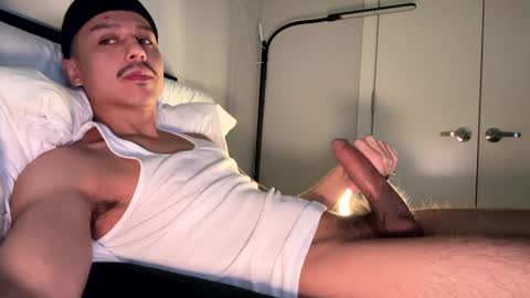 Snapshot of xmomentumx chatting on 02-16-25, 05:26 xmomentumx online show from 02-16-25, 05:26