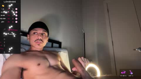 Snapshot of xmomentumx chatting on 10-17-25, 03:10 xmomentumx online show from 10-17-25, 03:10