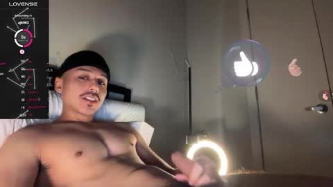 Snapshot of xmomentumx chatting on 10-23-25, 03:28 xmomentumx online show from 10-23-25, 03:28