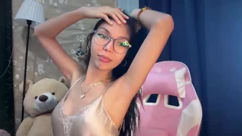 Snapshot of xmonica_cummerx chatting on 11-25-25, 08:47 Sweet Monica online show from 11-25-25, 08:47