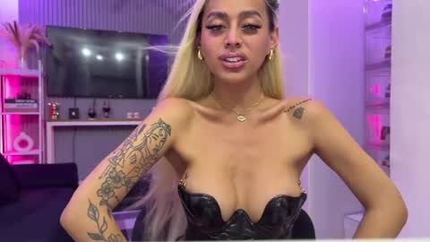 TAMARA MY LOVE online show from 11-18-25, 01:04