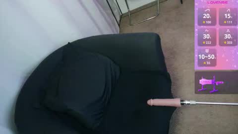 Kate online show from 10-28-25, 01:42