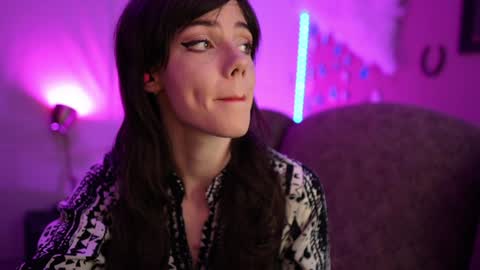 Bella Bondai online show from 01-28-25, 05:43