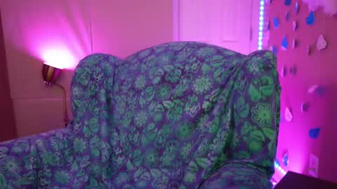 Bella Bondai online show from 03-04-25, 09:51