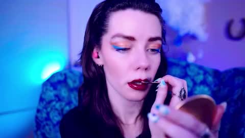 Bella Bondai online show from 10-24-25, 03:03