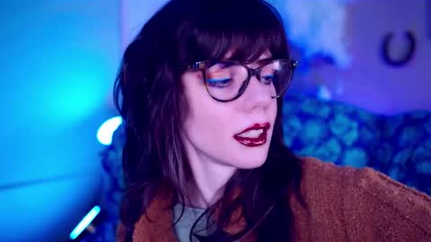 Bella Bondai online show from 11-15-25, 04:43