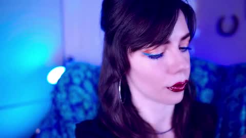 Bella Bondai online show from 11-20-25, 04:34