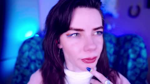 Bella Bondai online show from 12-17-25, 04:18