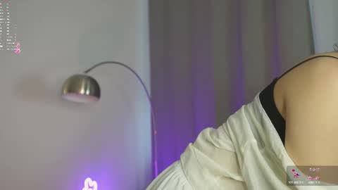 Snapshot of xohanna chatting on 09-19-25, 06:26 Milana online show from 09-19-25, 06:26