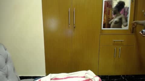 Snapshot of xoxo_booty chatting on 11-30-25, 07:29 Xoxo online show from 11-30-25, 07:29