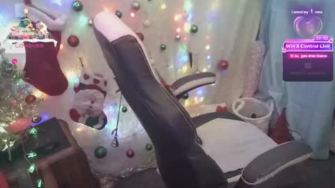 Snapshot of xoxo_chloechance_xoxo chatting on 12-22-24, 12:07 Chloe online show from 12-22-24, 12:07