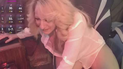 Snapshot of xoxo_chloechance_xoxo chatting on 01-29-25, 04:58 Chloe online show from 01-29-25, 04:58