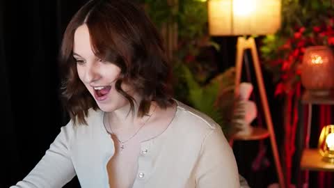 xoxo_molly online show from 10-03-25, 01:41