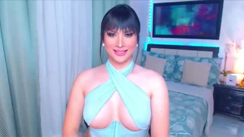 Snapshot of xplaymateamandax chatting on 11-10-25, 04:44 amanda online show from 11-10-25, 04:44