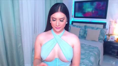 Snapshot of xplaymateamandax chatting on 11-13-25, 03:27 amanda online show from 11-13-25, 03:27