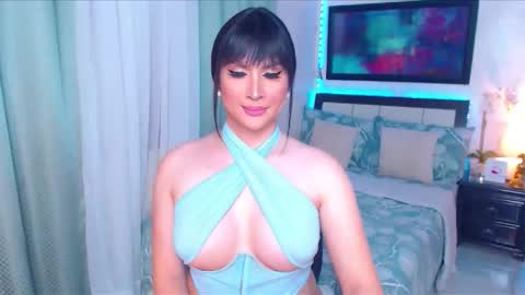 Snapshot of xplaymateamandax chatting on 11-19-25, 04:56 amanda online show from 11-19-25, 04:56