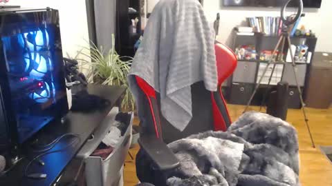 Snapshot of xqueenkendrax chatting on 02-01-25, 12:18 xqueenkendrax online show from 02-01-25, 12:18