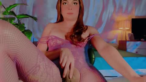 Snapshot of xseductivemichellex chatting on 02-19-25, 11:17 Michelle online show from 02-19-25, 11:17