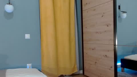 Snapshot of xsexycouples chatting on 01-12-25, 03:07 AnnaMaee online show from 01-12-25, 03:07