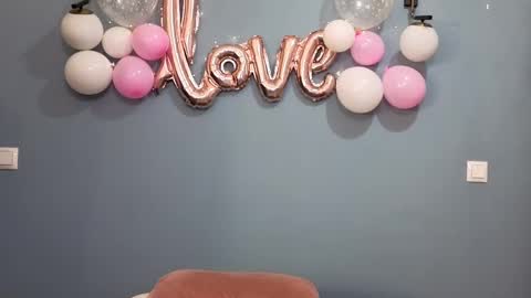 Snapshot of xsexycouples chatting on 02-14-25, 12:09 AnnaMaee online show from 02-14-25, 12:09