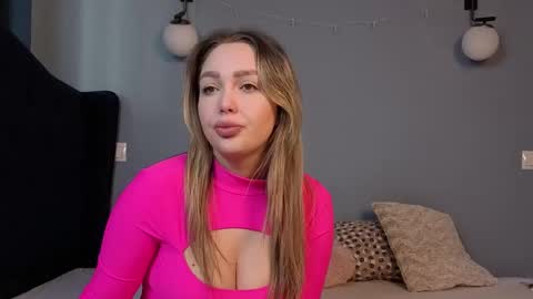 AnnaMaee online show from 03-06-26, 07:05