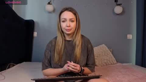 AnnaMaee online show from 03-10-26, 09:36