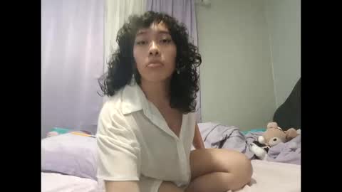 Snapshot of xsillymillyx chatting on 10-16-25, 04:13 Mille online show from 10-16-25, 04:13