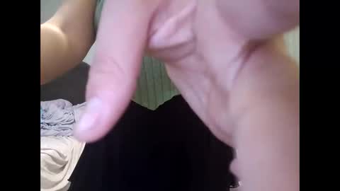 Snapshot of xsillymillyx chatting on 11-05-25, 04:23 Mille online show from 11-05-25, 04:23