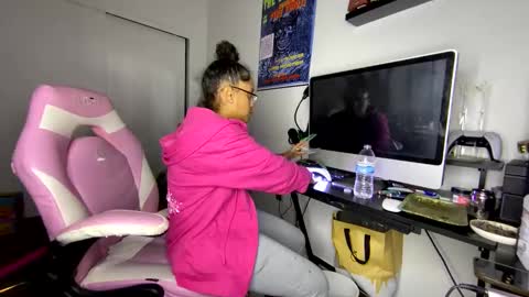 xStarGazingx online show from 09-20-25, 08:04