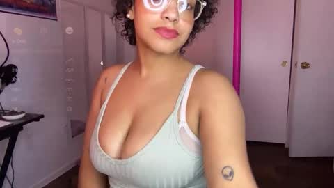 xStarGazingx online show from 10-11-25, 07:18