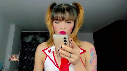 Snapshot of xthesexyboyx chatting on 10-17-25, 08:28 Femboy Exotic online show from 10-17-25, 08:28