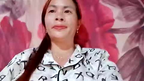 Snapshot of xuxulove00 chatting on 10-13-25, 04:45 xuxulove00 online show from 10-13-25, 04:45