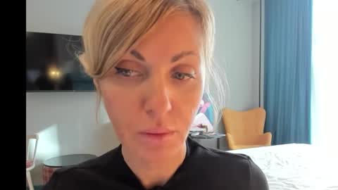 xvaleriax0 online show from 09-12-25, 01:00