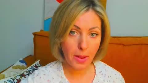 xvaleriax0 online show from 02-15-26, 03:31