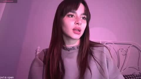 Snapshot of xx_lily chatting on 12-13-25, 07:53 Lily online show from 12-13-25, 07:53