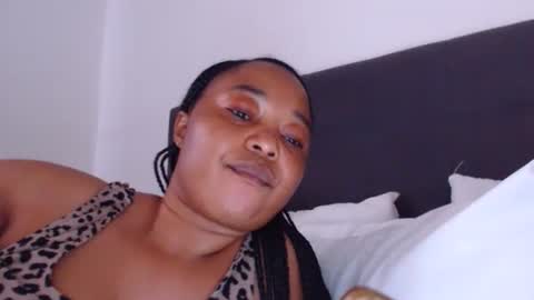Snapshot of xxamor chatting on 10-20-25, 03:23 Xxamor online show from 10-20-25, 03:23