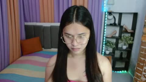 CHLOES ROOM online show from 11-21-25, 04:38