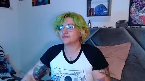 Snapshot of xxgreengoodxx chatting on 01-12-26, 10:26 xxgreengoodxx online show from 01-12-26, 10:26