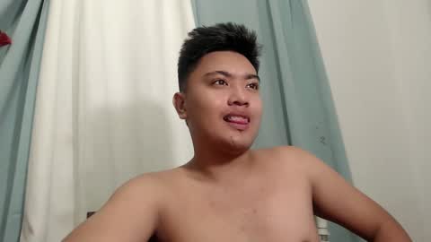 Snapshot of xxhotloyd_cummerx chatting on 12-03-24, 03:33 Loyd online show from 12-03-24, 03:33